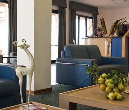 מלון Park Sant'elia 3*